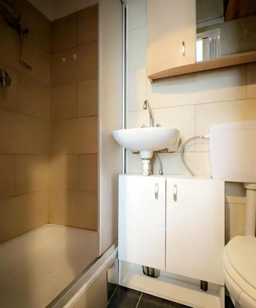 Lovely Apartment In Jaegerstrasse Area Js4 Wien